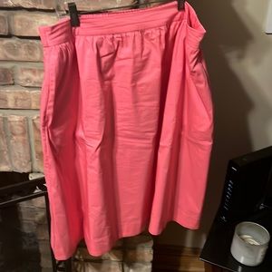 Pink skirt with elastic waist